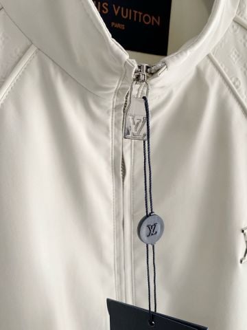 ÁO KHOÁC BLOUSON NAM L V PHỐI PANEL DẬP NỔI – PHOM RAGLAN HIỆN ĐẠI