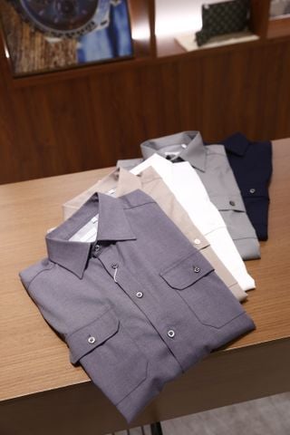 SƠ MI NAM B C PHOM SUÔNG RELAXED – COTTON MỀM MỊN, TÚI HỘP ĐỐI XỨNG