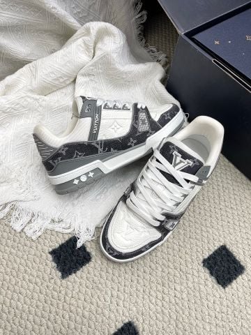 GIÀY SNEAKER NAM NỮ L V MONOGRAM DENIM PHỐI DA DẬP NỔI