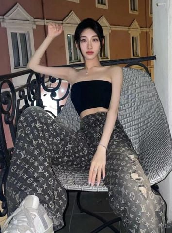 QUẦN JEANS NAM L V DÁNG BAGGY RỘNG MONOGRAM JACQUARD TOÀN THÂN