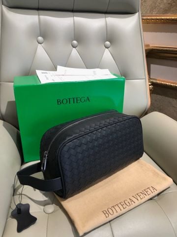 TÚI CẦM TAY NAM B V INTRECCIATO LEATHER POUCH