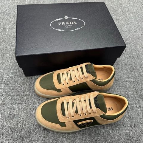 SNEAKER NAM PRD DÒNG DOWNTOWN PHỐI RE-NYLON VÀ DA LỘN BÊ TAM GIÁC MEN BIỂU TƯỢNG