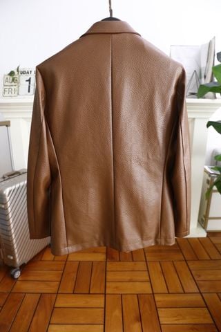 ÁO VEST NAM PRD DÁNG CỔ BẺ DA SINH THÁI VÂN HẠT THANH LỊCH