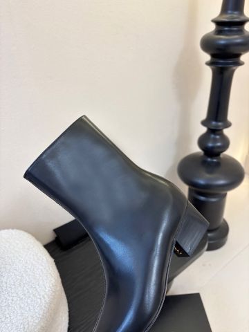 BOOT NỮ YSL*  GÓT VUÔNG MŨI NHỌN DA ĐEN