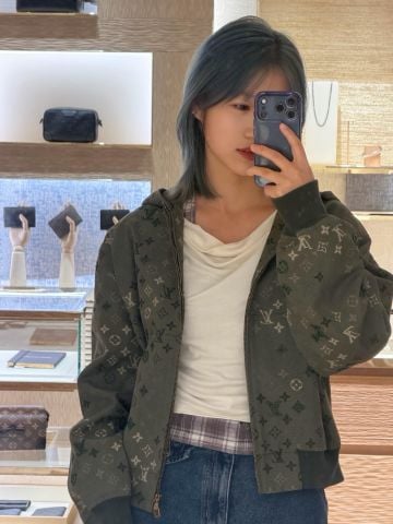 ÁO KHOÁC HOODIE NAM NỮ L.V PHOM BLOUSON HỌA TIẾT PHỦ TOÀN THÂN, THÊU ĐÍNH CƯỜM NỔI