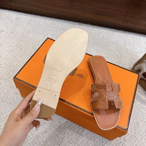 SANDAL NỮ H M ORAN SIGNATURE H CUT-OUT – DÁNG TỐI GIẢN SANG TRỌNG, ĐÁY PHẲNG DỄ ĐI