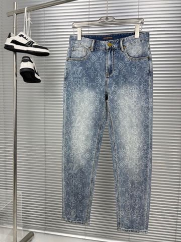 QUẦN JEANS NAM L V HỌA TIẾT MONOGRAM DẬP NỔI – FORM TÔN DÁNG