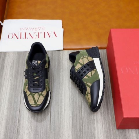 GIÀY THỂ THAO NAM VLT DÁNG RUNNER PHỐI LOGO CỠ LỚN ĐINH TÁN NỔI BẬT