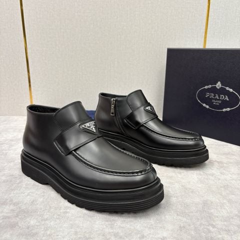 BOOT NAM PRAD* DA BÓNG ĐẾ DÀY – LOGO TAM GIÁC NỔI BẬT