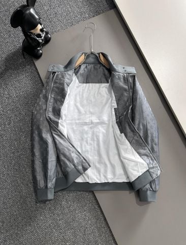 ÁO KHOÁC NAM L V BOMBER CỔ ĐỨNG – HOÀN THIỆN TỐI GIẢN