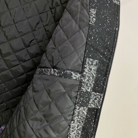 ÁO KHOÁC NAM NỮ L V BLOUSON CỔ BẺ – VẢI BOUCLÉ HỌA TIẾT CHECKERBOARD