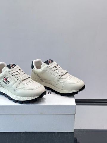 GIÀY SNEAKER NAM M C RETRO RUNNER DA BÒ ĐỤC LỖ, ĐẾ LUG ĐỊA HÌNH MẠNH MẼ