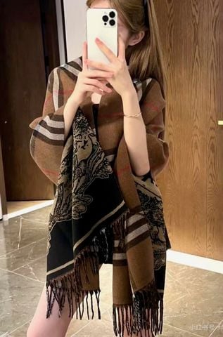 KHĂN CHOÀNG NAM NỮ BBR 2 MẶT SIGNATURE – HOẠ TIẾT BIỂU TƯỢNG, LÊN FORM SANG