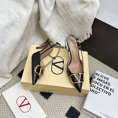 SANDAL CAO GÓT NỮ VLT KHÓA V OVERSIZE DẬP VÂN CÁ SẤU GÓT 7CM