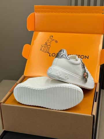 GIÀY THỂ THAO NỮ L*V  STADIUM TRẮNG/ MONOOGRAM – PHOM GỌN, NÂNG DÁNG 3CM