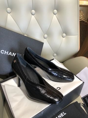 GIÀY CAO GÓT NỮ CN BST 26C LOGO DOUBLE C PHỐI 2 TÔNG – DA BÒ VÂN NỔI SANG TRỌNG, MŨI NHỌN THANH THOÁT