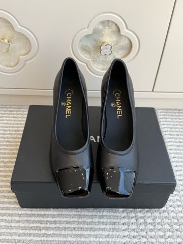 GIÀY PUMPS CAO GÓT NỮ C N FALL–WINTER 2026 – SQUARE-TOE CAP-TOE, LAMBSKIN & PATENT CALFSKIN, GÓT 9CM