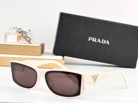 KÍNH MẮT NỮ PR**A  * GỌNG TAM GIÁC BẢN DÀY