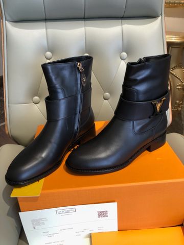 BOOT NỮ L V DÒNG MIDTOWN FLAT ANKLE BOOT DA BÊ MỊN DÂY ĐAI BẢN LỚN KHÓA LV ÁNH KIM
