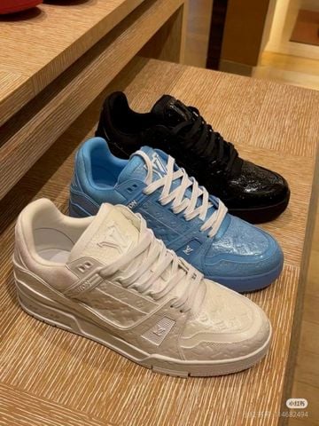 GIÀY NAM SNEAKER LV TRAINER – PHIÊN BẢN MONOGRAM DẬP NỔI MỚI