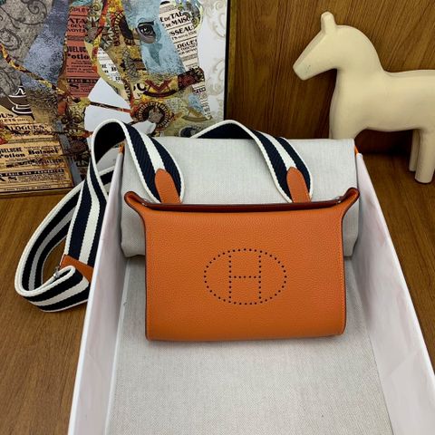 TÚI ĐEO CHÉO NAM NỮ H M VIDEPOCHES FORM “DÁNG HỘP NGANG CONG” CAO CẤP