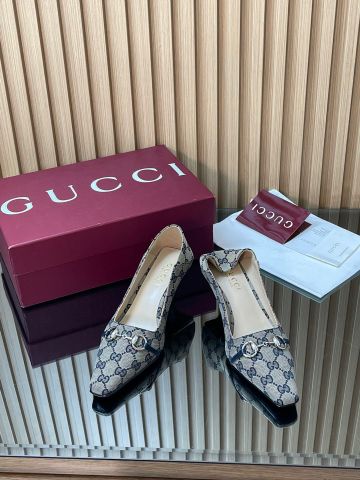 GIÀY CAO GÓT NỮ GC VITTORIA GG CANVAS KHÓA NGỰA BIỂU TƯỢNG