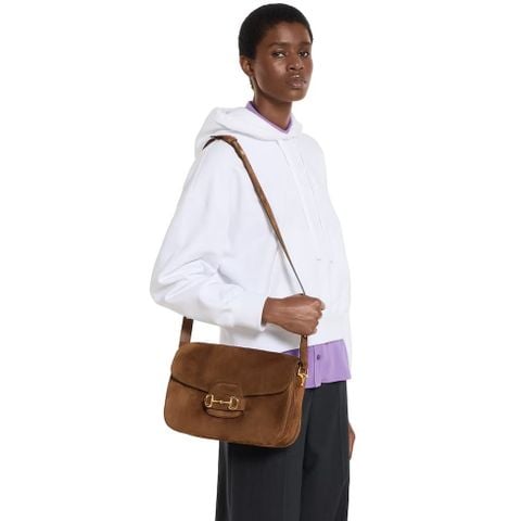 TÚI ĐEO CHÉO UNISEX GC DA SUEDE HORSEBIT SIGNATURE FORM LỚN – VẺ SANG TRẦM, CHUẨN GU THẨM MỸ ÂU CHÂU