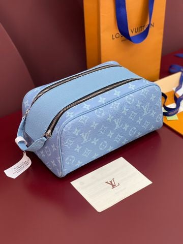 Nhân bản từ Túi vệ sinh nam L*V  – Monogram Shadow Limited