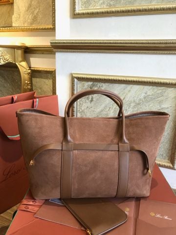 TÚI SHOPPER NAM NỮ LP GHIERA LARGE DA BÊ NUBUCK VÂN HẠT PHOM MỀM QUIET LUXURY KHÓA VÒNG BELT EFFECT