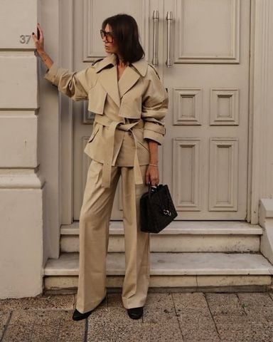 BỘ TRENCH NỮ BALENCIAG MÀU BE THẮT EO – PHONG THÁI THANH LỊCH