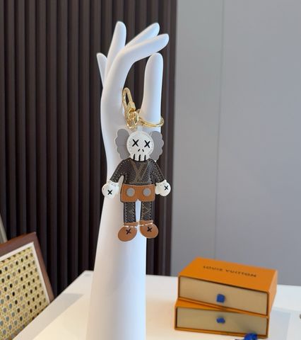 MÓC KHÓA TREO TÚI NAM NỮ L V X KAWS BAG CHARM & KEY HOLDER PHIÊN BẢN NHÂN VẬT COLLECTIBLE