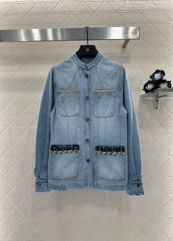 ÁO KHOÁC JEANS NỮ VALENTINOO* * PHIÊN BẢN 2025 – WASH XANH NHẠT, ĐÍNH HẠT HOA TINH XẢO