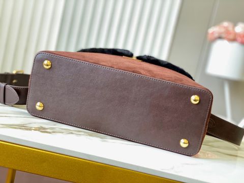 TÚI XÁCH NỮ L V CAPUCINES MM SOUPLE PHIÊN BẢN COZYGRAM VIỀN LÔNG SANG TRỌNG