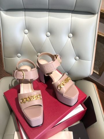 SANDAL CAO GÓT NỮ VLT CAO ĐỀU DỄ ĐI CHẮC CHÂN – GÓT TRỤ 11CM, CHAIN LOGO NỔI BẬT