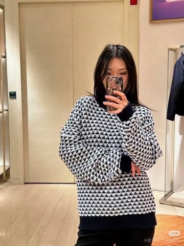 ÁO LEN NAM L V HOẠ TIẾT HOUNDSTOOTH DỆT NỔI – FORM GỌN SANG, LÊN ĐỒ “ĐẮT” MẮT