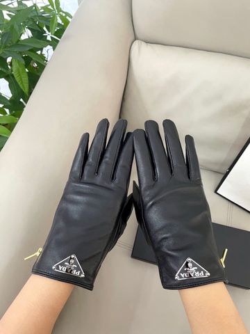 GĂNG TAY DA NỮ P R D TRIANGLE LOGO – KHÓA KÉO ÁNH KIM, DA CỪU MỀM