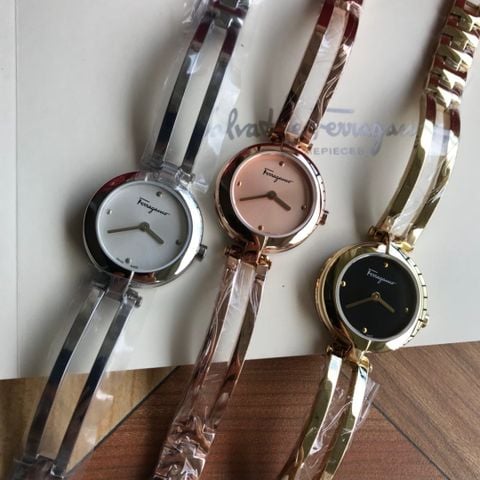 ĐỒNG HỒ NỮ FERR* MINIATURE DÂY KIỂU LẮC TAY MẶT ĐEN VIỀN VÀNG ĐÍNH ĐÁ