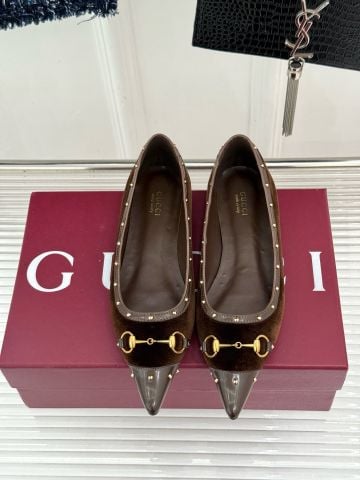 GIÀY BÚP BÊ NỮ G C HORSEBIT BALLET FLAT DA BÓNG PHỐI NHUNG ĐÍNH ĐINH TÁN