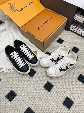 GIÀY SNEAKER NỮ L*V  TIME OUT – DA BÒ MỀM, ĐẾ 4CM, MONOGRAM TƯƠNG PHẢN