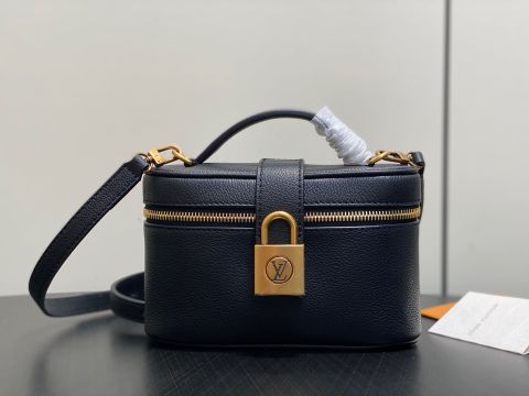 TÚI XÁCH NỮ L V LOW KEY VANITY POUCH DA BÊ HẠT KHÓA PADLOCK CỔ ĐIỂN FORM VANITY SANG TRỌNG