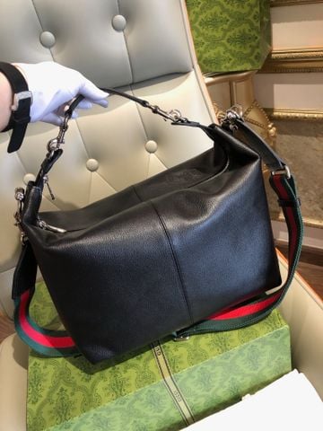 TÚI XÁCH NAM NỮ GC ATTACHE PHOM HOBO HALF-MOON DA VÂN HẠT DÂY WEB SIGNATURE SIZE 33CM
