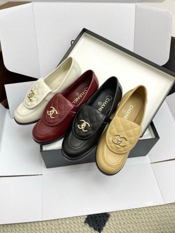 GIÀY CAO GÓT LOAFER CHANE* CAMELLIA CC MÀU IVORY – DA BÒ, LÓT CỪU MỀM