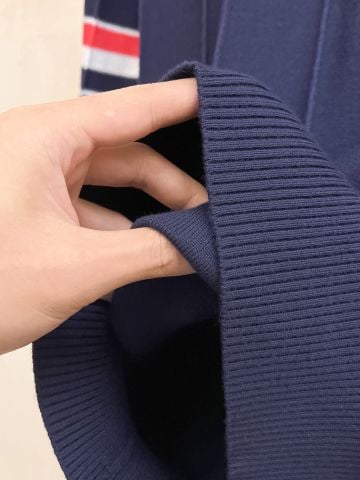 ÁO LEN POLO NAM TB* DÁNG CỔ BẺ SỌC TAY SIGNATURE – PHOM GỌN SANG, DỄ PHỐI