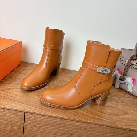 BOOT NỮ HERM* DA CỪU MŨI VUÔNG GÓT TRUNG