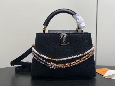 TÚI XÁCH NỮ L V CAPUCINES ĐÍNH CHUỖI NGỌC TRANG SỨC TAURILLON THƯỢNG HẠNG