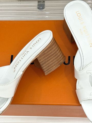 DÉP NỮ L V LV ISOLA MULE DA BÊ MỀM – GÓT VUÔNG 5CM THANH LỊCH, TÔN DÁNG