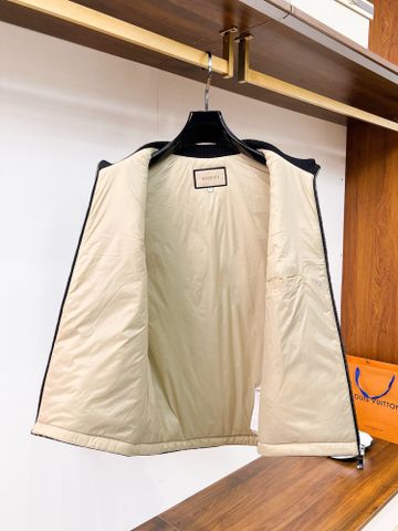 ÁO PHAO GILE UNISEX GC HỌA TIẾT MONOGRAM BIỂU TƯỢNG – 90% LÔNG VŨ, NHẸ ẤM SANG TRỌNG