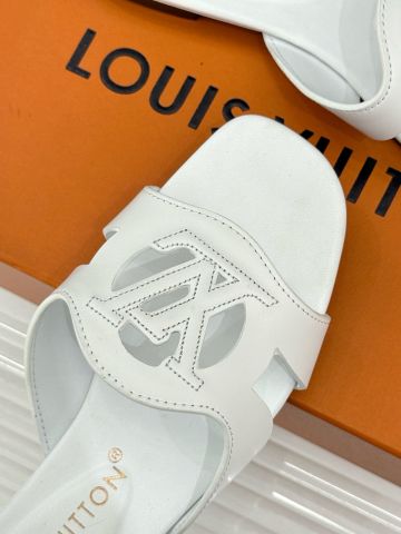 DÉP NỮ L V ISOLA FLAT DA BÊ TRẮNG KEM – LV CIRCLE CUT-OUT THANH LỊCH