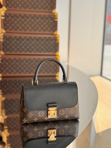 TÚI XÁCH NỮ L V MADELEINE BB PHỐI MONOGRAM NẮP DA KHÓA S-LOCK THANH LỊCH