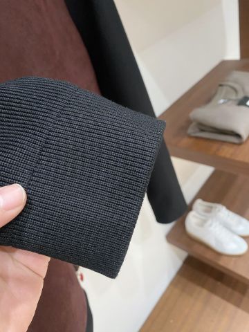 ÁO KHOÁC BOMBER NAM DÁNG VARSITY TỐI GIẢN, PHỐI TƯƠNG PHẢN SANG GỌN, LÊN FORM CHUẨN